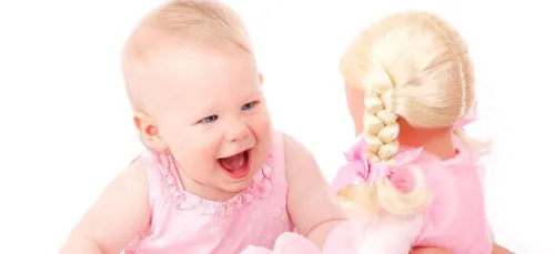 Ce couple de Youtubeurs vend le clone de leur bébé (photos)