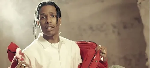 A$AP Rocky fait son grand retour aux États-Unis après sa sortie de...
