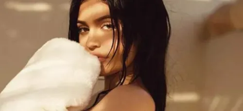 Kylie Jenner s’offre un yacht à 250 millions de dollars pour ses 22...