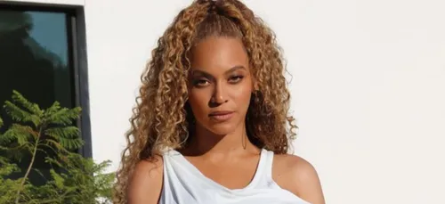Beyoncé enceinte ? Découvre les photos qui sèment le doute chez les...