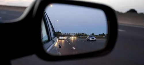 Un enfant de 8 ans vole la voiture de ses parents et roule à...