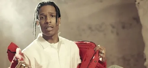 A$AP Rocky : le rappeur aperçu dans les rues de New York avec sa...