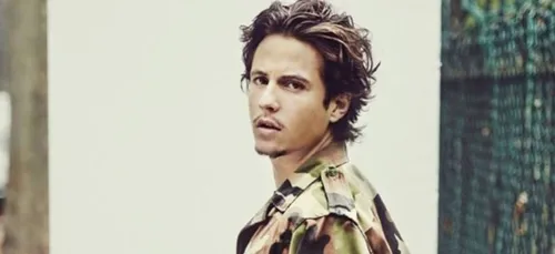 Nekfeu détrône enfin PNL avec son album "Les Étoiles vagabondes"