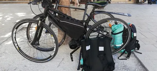 Bordeaux : des livreurs Deliveroo rallient Paris à vélo pour...