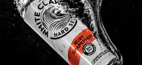 L'eau pétillante alcoolisée, la future boisson à la mode ? (vidéo)