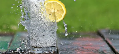 Découvrez pourquoi l'eau n'est pas la meilleure boisson pour...