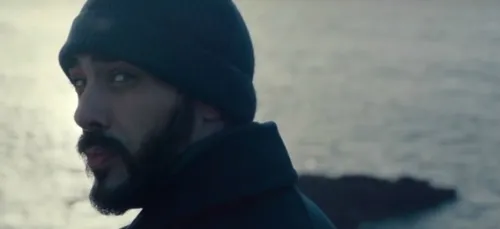 Gringe sort un titre surprise pour fêter son disque d'or (photo)