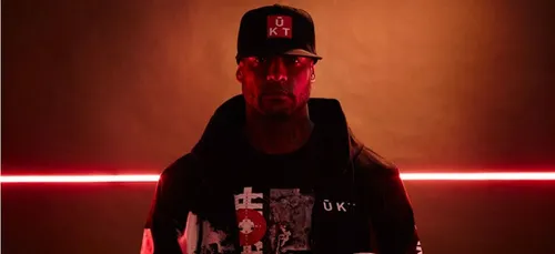 Déçu de ne pas être sur le nouvel album de Vald, Booba l'interpelle