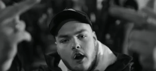 Quand Rémy fait découvrir Aubervilliers à ses fans pour 10,99€ (vidéo)