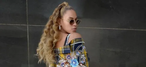 Beyoncé change de look capillaire ! (Photos)