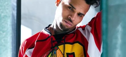 Chris Brown se filme en direct de ses toilettes (Vidéo)