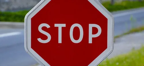 Cette auto-école soufflait les réponses à l’examen du code contre...