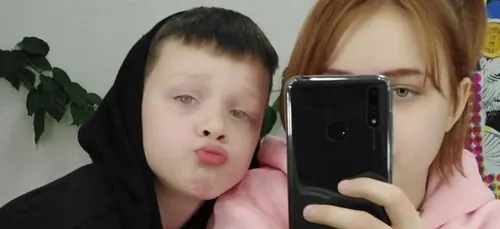 Elle devient influenceuse à 13 ans après être tombée enceinte de...