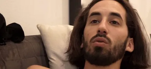 Lomepal dévoile un film documentaire sur les trois dernières années...