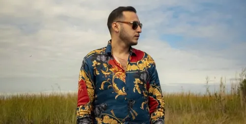 Son père contaminé par le coronavirus, Soso Maness dévoile un titre...