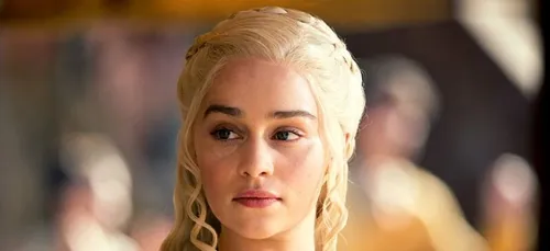 Emilia Clarke, la star de "Game of Thrones", propose de dîner avec...