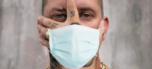 Seth Gueko aide les soignants en livrant des repas de son restaurant