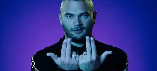 Jul dévoile sa première paire de baskets avec ASICS (photos)