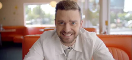 Justin Timberlake s’attire les foudres des fans de Prince !