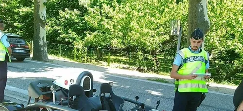 Une étrange voiture interceptée par des gendarmes (Photos)