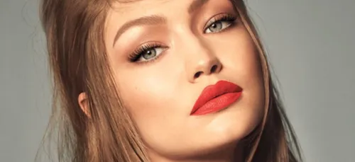 Les sœurs Hadid créent la polémique en couverture de Vogue (Photo)