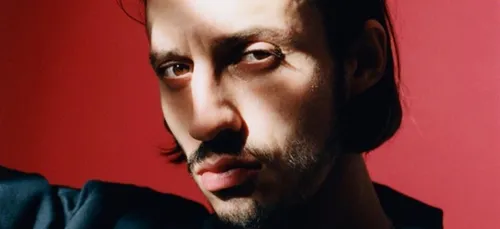 Roméo Elvis : la jeune femme agressée par le rappeur raconte les faits