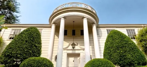 "Le Prince de Bel-Air" : vous pouvez louer la somptueuse maison sur...