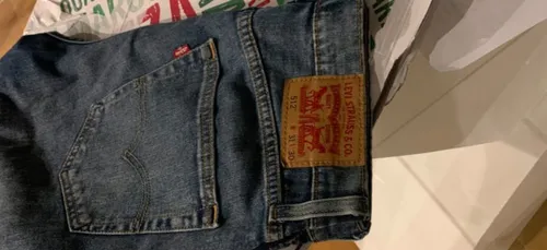 Il commande un jean sur Vinted et le reçoit dans…une boîte à pizza...
