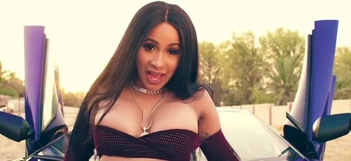 Cardi B devient complètement folle face à l’impressionnant cadeau...