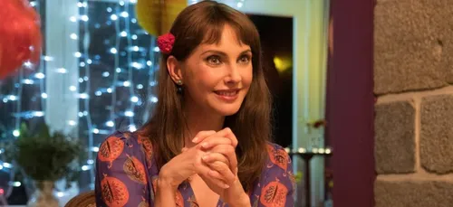 Frédérique Bel pose nue et affole la toile (Photo)