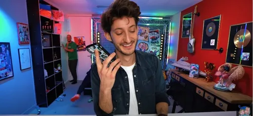 Quand Pierre Niney fait le buzz en piégeant Gilles Lellouche au...
