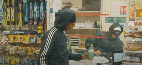 L’apparition surprise de Freeze Corleone avec Maskey met Twitter en...