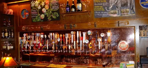 Mariage du prince Harry : les pubs pourront exceptionnellement...