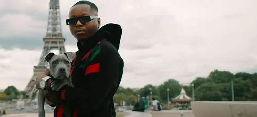 Enfermé nuit et jour sur un balcon, le chien de Leto placé dans un...