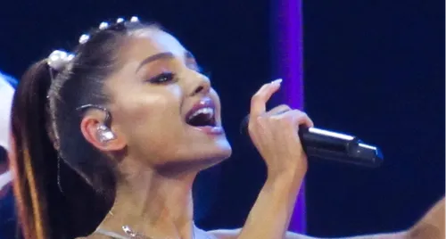 Ariana Grande revient avec un album produit par Pharrell Williams