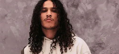 Hatik dévoile sa collection de vêtements avec Bershka (photos)