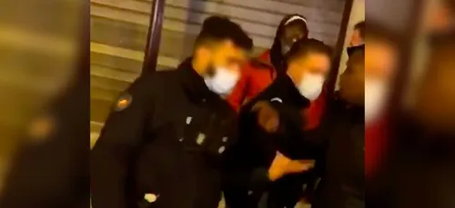 "Je vais t'en mettre une" : l'altercation de Gazo avec la police...