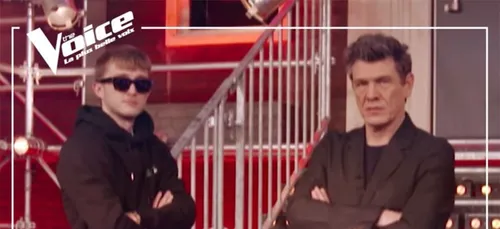 Vald arrive dans l'émission The Voice pour coacher les candidats...