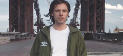 Journée de la femme : le clip « Basique » d’Orelsan parodié (Vidéo)