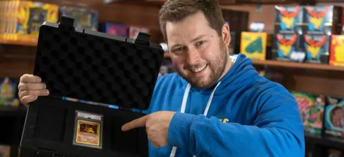 "C'est trop peu" : il retrouve une carte Pokémon rare et refuse une...