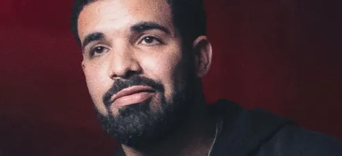 Drake annonce un album en plein match de NBA (Vidéo)