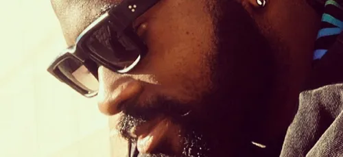 Damso a-t-il décalé le live d’écoute de son nouvel album à cause du...