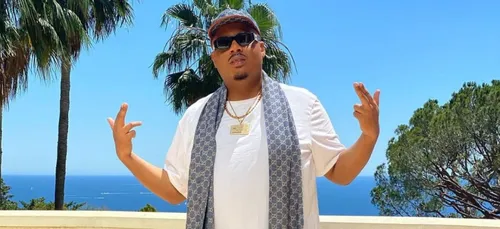 Quand des femmes de ménage tentent de dérober son pantalon Gucci,...