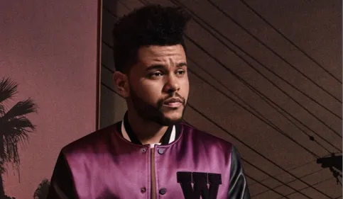 Quand The Weeknd embrasse son ex Bella Hadid, à Coachella…