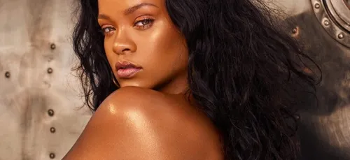 Rihanna lance une collection de lingerie du XS au 4XL (Photo)