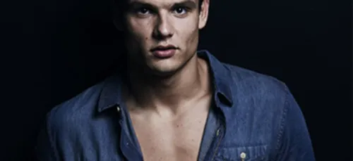 Quand Laure Manaudou se moque du slip de bain moulant de Florent...