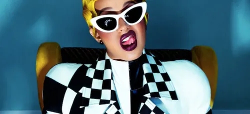 Cardi B dévoile une photo d'elle sans maquillage sur Instagram !...