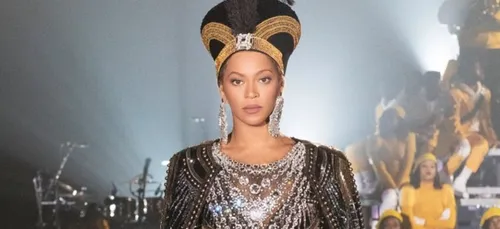 Beyoncé lance une nouvelle tendance capillaire (Photos)