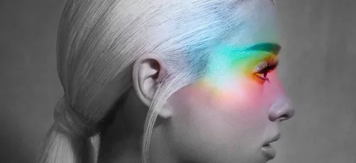 Ariana Grande dévoile son nouvel album (vidéos)