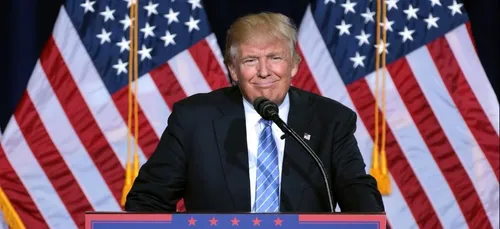 Donald Trump : son sosie parfait est une femme ! (photos)